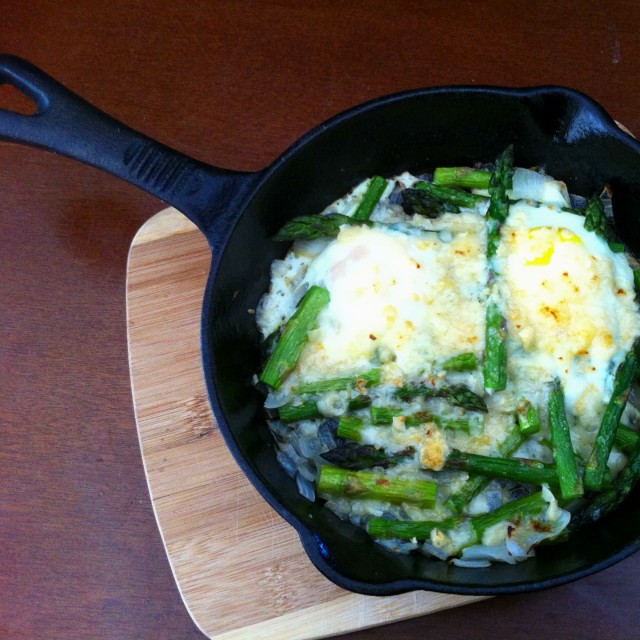 Garlic Parmesan Crusted Asparagus Breakfast Skillet